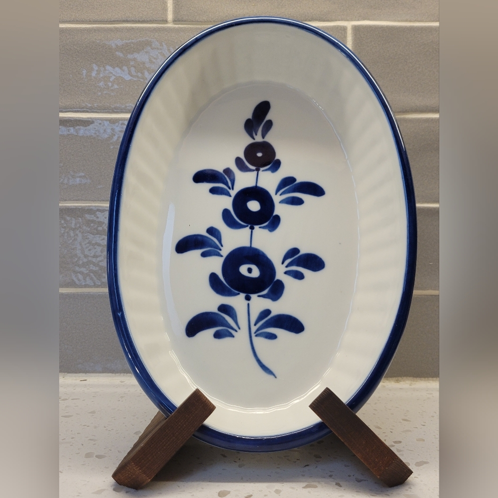 Viana Do Casteli Blue and White Floral Oval Baking Dish Artist Signed
